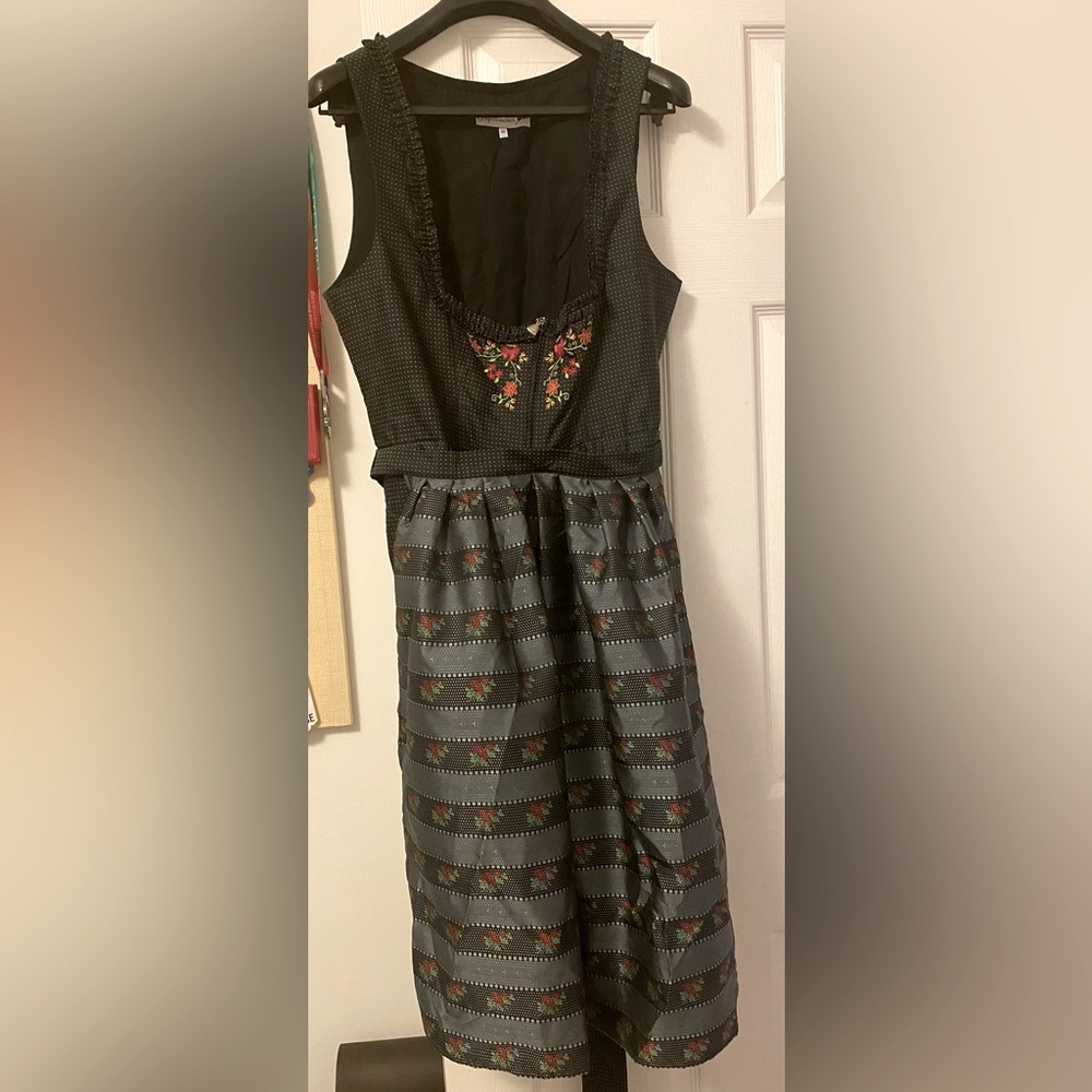 Authentic German Dirndl EU 44 US 16 Large new with tags nwt